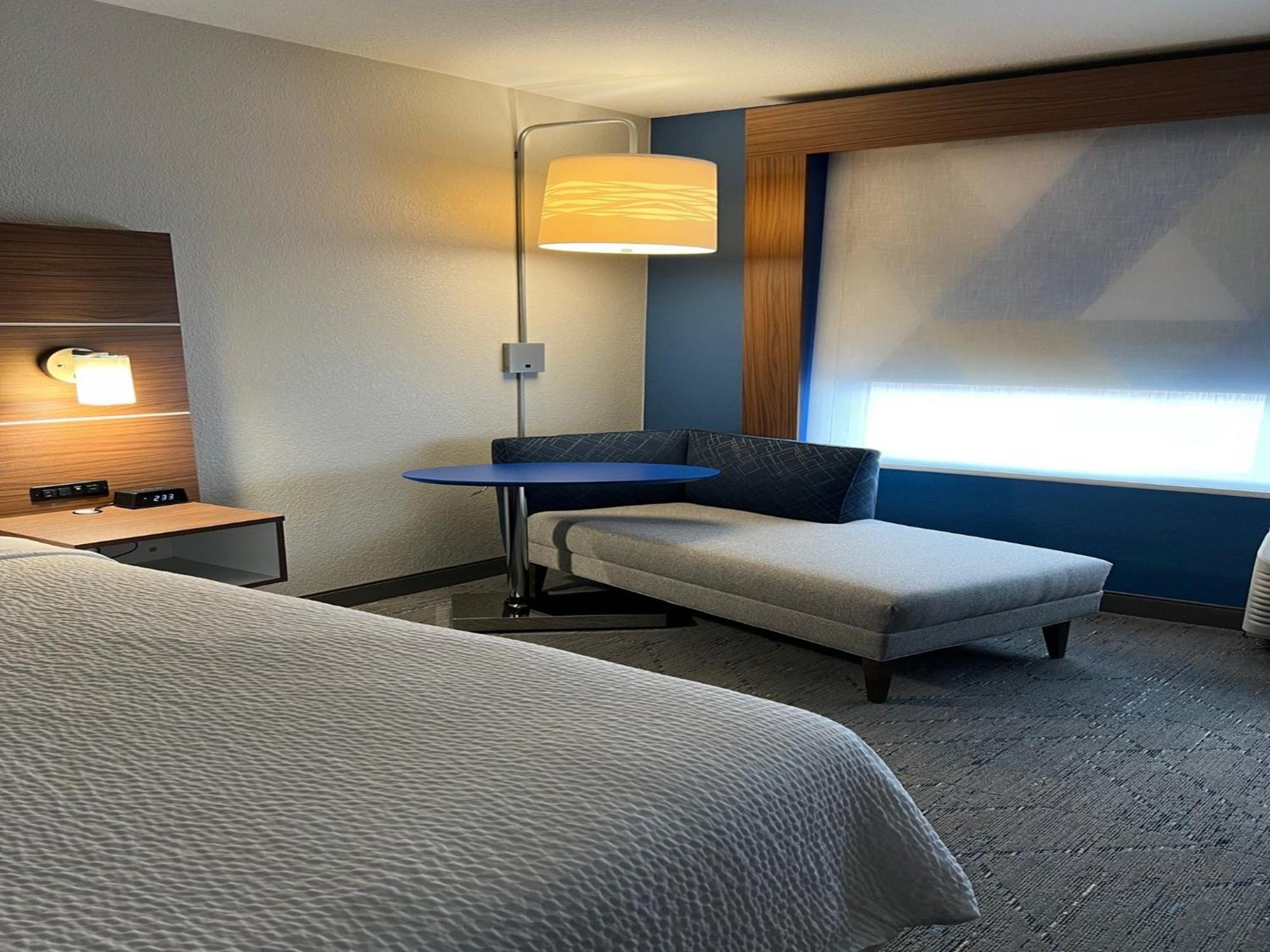 Holiday Inn Express & Suites Moore By Ihg Exterior foto